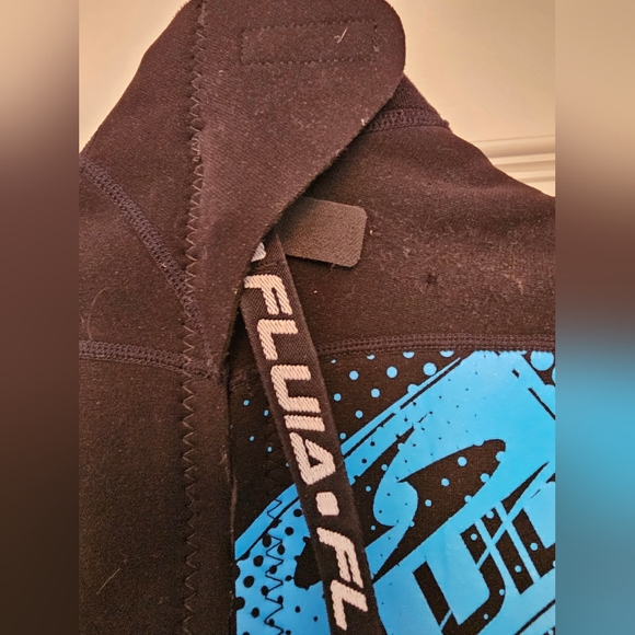 Fluid Shorty Wetsuit Junior sz 8 - Picture 4 of 9